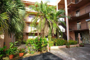 2821 Somerset Drive, Lauderdale Lakes, FL 33311 - MLS#F10531246