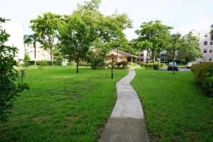 2821 Somerset Drive, Lauderdale Lakes, FL 33311 - MLS#F10531246