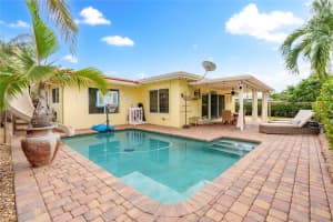 1329 SW 4th Ter, Pompano Beach, FL 33060 Sold 12/03/25