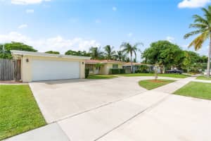 1329 SW 4th Ter, Pompano Beach, FL 33060 Sold 12/03/25