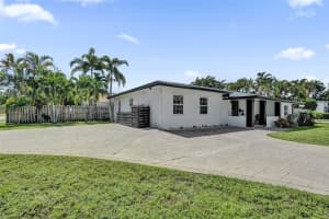 90 NE 26th St, Wilton Manors, FL 33305 - MLS#F10531274
