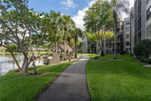 1101 Colony Point Cir 220, Pembroke Pines, FL 33026 - MLS#F10531285