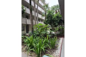 900 Colony Point Cir 121, Pembroke Pines, FL 33026 - MLS#F10531299