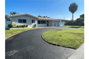 1260 Se 14th St, Deerfield Beach