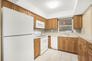 6111 SW 42nd Ct, Davie, FL 33314 - MLS#F10531357