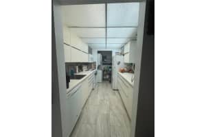 240 Lakeview Dr 203, Weston, FL 33326 - MLS#F10531378