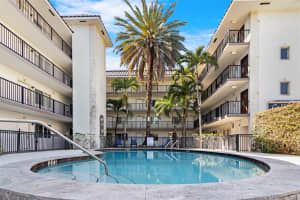 924 SE 2nd St 7, Fort Lauderdale, FL 33301 - MLS#F10531491