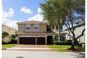 16352 Sw 14th St, Pembroke Pines