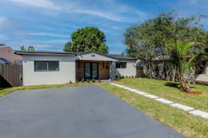 2633 Taft St, Hollywood, FL 33020 - MLS#F10531537