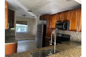 8438 NW 40 court, Sunrise, FL 33351 - MLS#F10531550