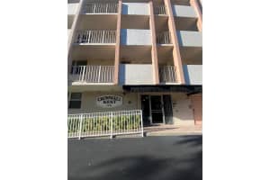 1731 SE 15th St, Fort Lauderdale, FL 33316 - MLS#F10531566