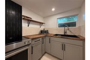 1028 NE 36th St Cottage, Oakland Park, FL 33334 - MLS#F10531573