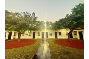 424 NW 15th Ter 3, Fort Lauderdale, FL 33311 - MLS#F10531579