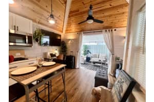 12 SW 6th St, Delray Beach, FL 33444 - MLS#F10531591