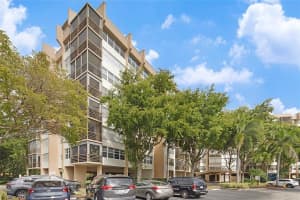 1400 Saint Charles Place, Pembroke Pines, FL 33026 - MLS#F10531606