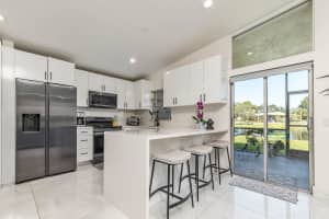 518 Woodgate Cir E, Sunrise, FL 33326 - MLS#F10531611