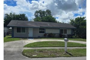 2710 NW 9th St, Pompano Beach, FL 33069 - MLS#F10531623