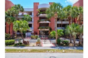 2300 Diana 203, Hallandale Beach, FL 33009 - MLS#F10531633