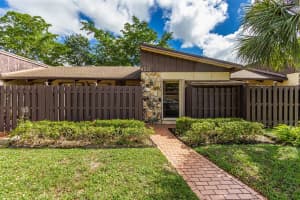 450 Briarwood Cir 2, Hollywood