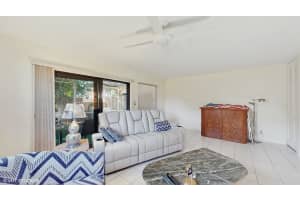 2113 NE 11th Ave 2113, Wilton Manors, FL 33305 - MLS#F10531676