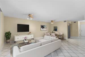 2520 Van Buren St 4, Hollywood, FL 33020 - MLS#F10531691