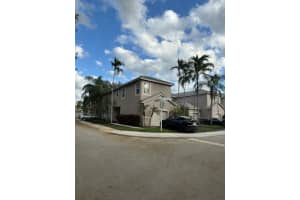 1896 Madeira Dr 1896, Weston