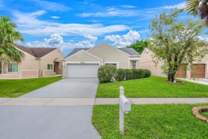 8600 Floralwood Dr, Boca Raton, FL 33433 - MLS#F10531815