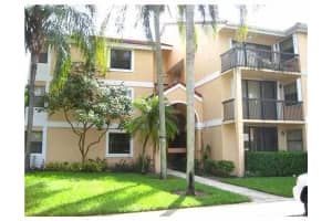 5661 Riverside Dr 202, Coral Springs