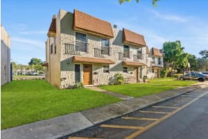 547 N Pine Island Rd 25, Plantation, FL 33324 - MLS#F10531882