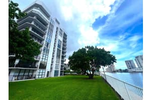 800 Parkview Drive, Hallandale Beach, FL 33009 - MLS#F10531931