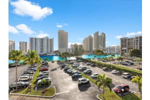 800 Parkview Drive, Hallandale Beach, FL 33009 - MLS#F10531931