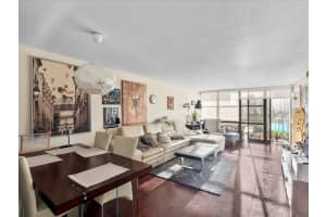 800 Parkview Dr 528, Hallandale Beach, FL 33009 - MLS#F10531931