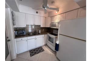 2850 NE 30th St 2, Fort Lauderdale, FL 33306 - MLS#F10532020