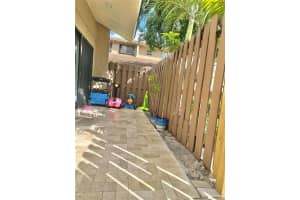 8011 SW 22nd Ct 8011, Davie, FL 33324 - MLS#F10532114