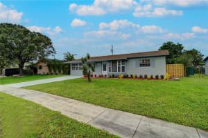 6711 NW 8th St, Margate, FL 33063 - MLS#F10532117