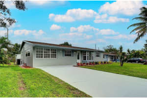 6711 NW 8th St, Margate, FL 33063 - MLS#F10532117