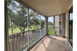 250 Jacaranda Dr 304, Plantation, FL 33324 - MLS#F10532193
