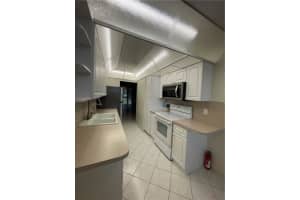 250 Jacaranda Dr 304, Plantation, FL 33324 - MLS#F10532193