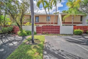 3896 Meadow Ln, Hollywood