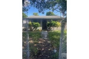 2477 Nw 101st St, Miami