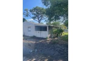 2477 NW 101st St, Miami, FL 33147 - MLS#F10532217