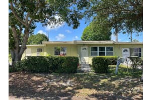 1211 N 25th St, Fort Pierce, FL 34947 - MLS#F10532233