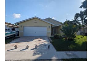 707 3rd Avenue, Dania Beach, FL 33004 - MLS#F10532269