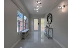 1042 Tyler Street, Hollywood, FL 33019 - MLS#F10532274