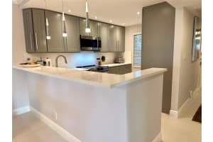 545 Oaks Ln 410, Pompano Beach, FL 33069 - MLS#F10532384