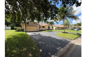 2484 NW 88th Ter, Coral Springs, FL 33065 - MLS#F10532423
