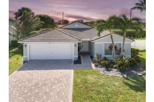 8260 Palm Gate Dr, Boynton Beach