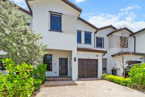 221 Sw 159th Way, Pembroke Pines