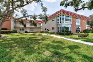 32 Pine Arbor Lane 205, Vero Beach