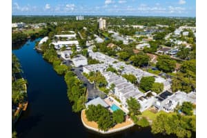 658 Kensington Place, Wilton Manors, FL 33305 - MLS#F10532506